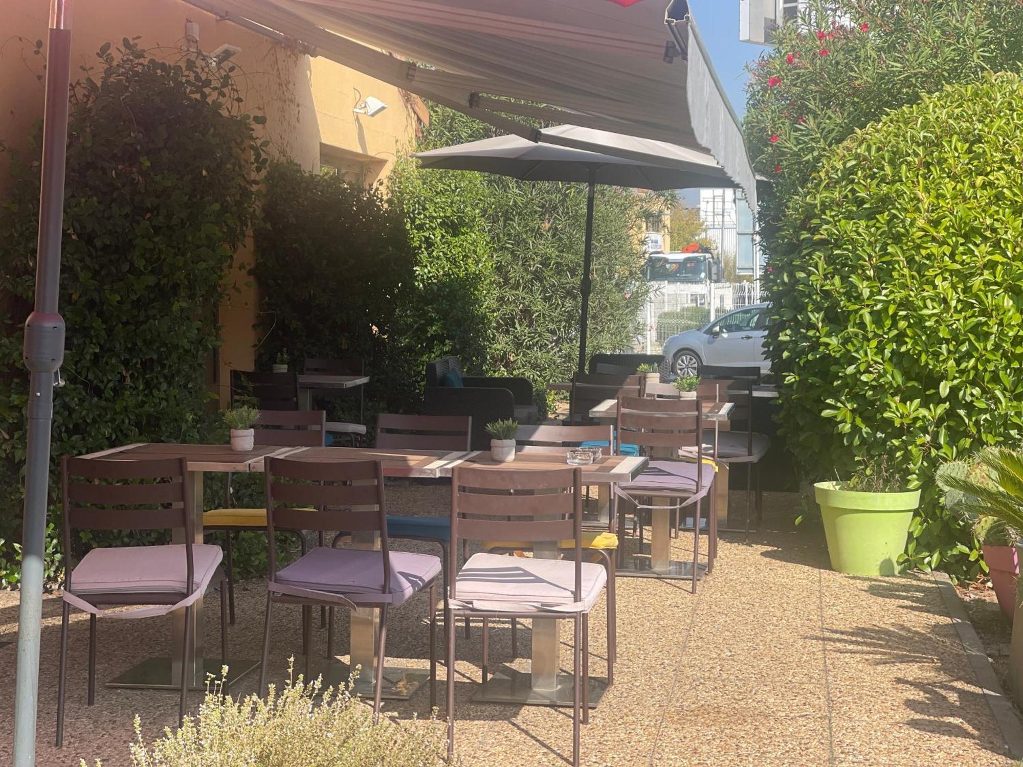 Kyriad Direct Montpellier St Jean De Vedas - La Peyriere Saint-Jean-de-Vedas Exterior photo